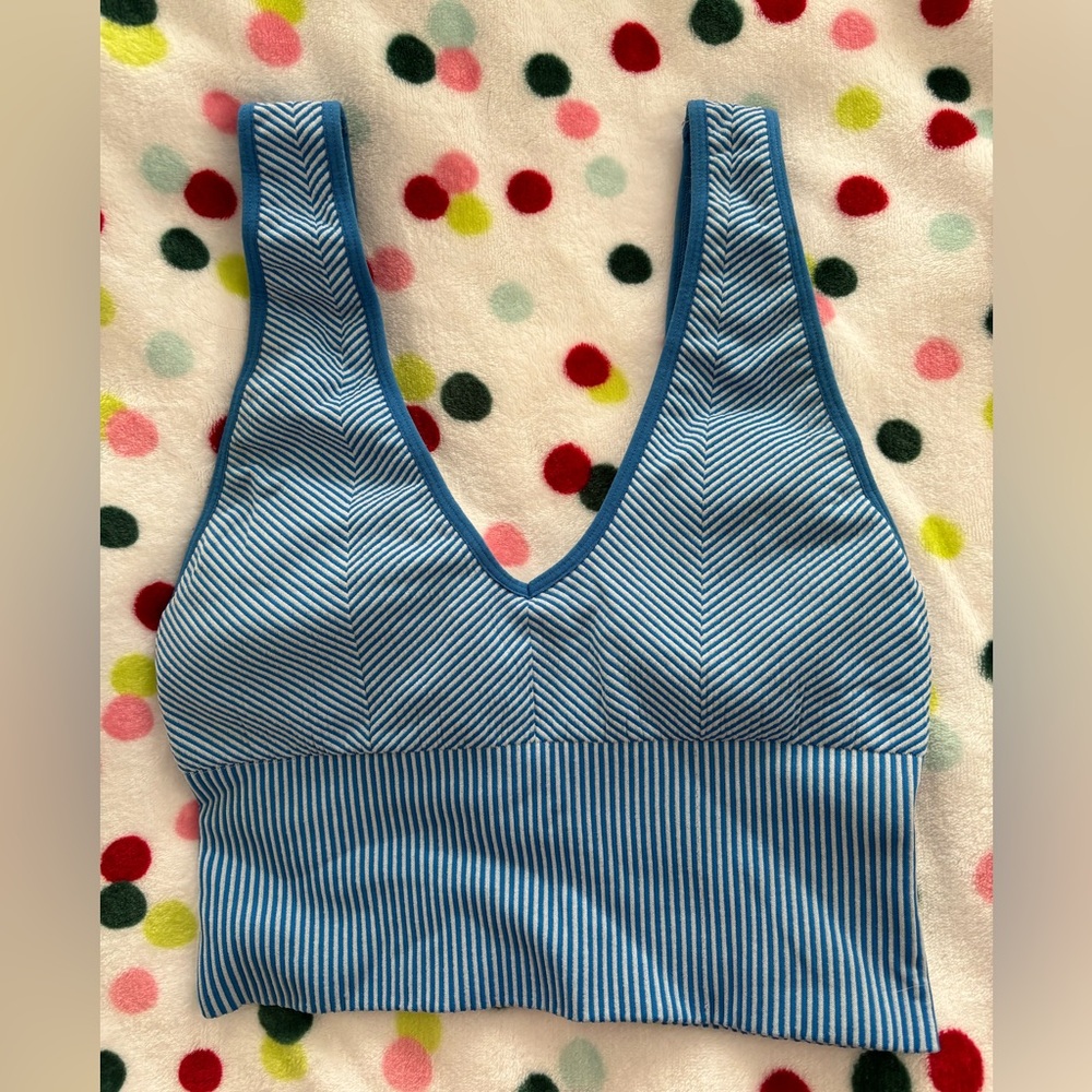 Cream yoga sports bra M